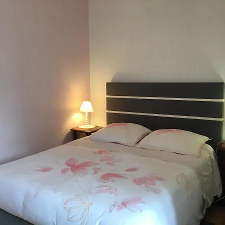 Chambres D'Hotes Chez Annie Breles Exterior photo